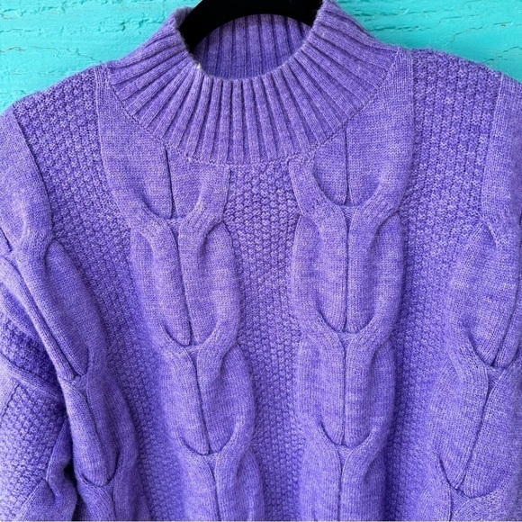 LILAC PURPLE CABLE KNIT DROP SHOULDER SOFT CROPPED SWEATER SIZE MEDIUM NWOT - Picture 6 of 7